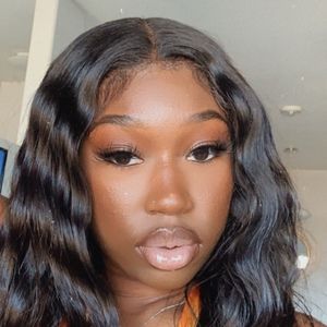 Meet your Posher, Tania